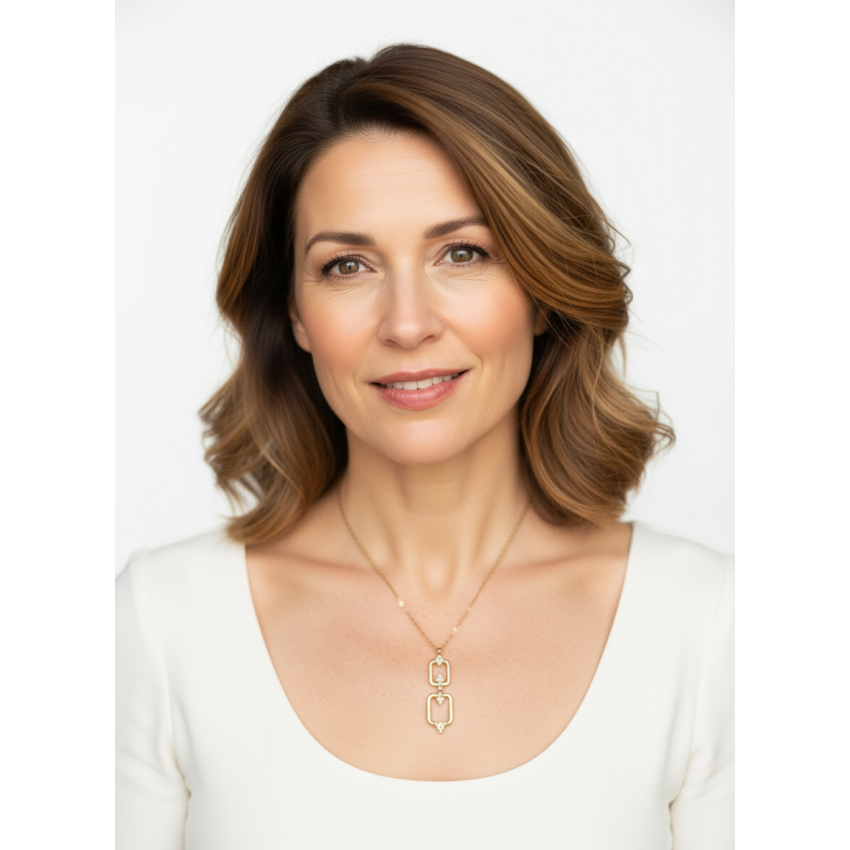 Colar c/Pendente quadrado Zircônias